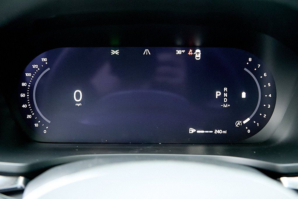 2026 VOLVO V60CC - Image 17