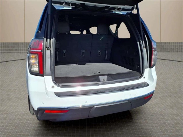 2023 Chevrolet Suburban LT photo 22