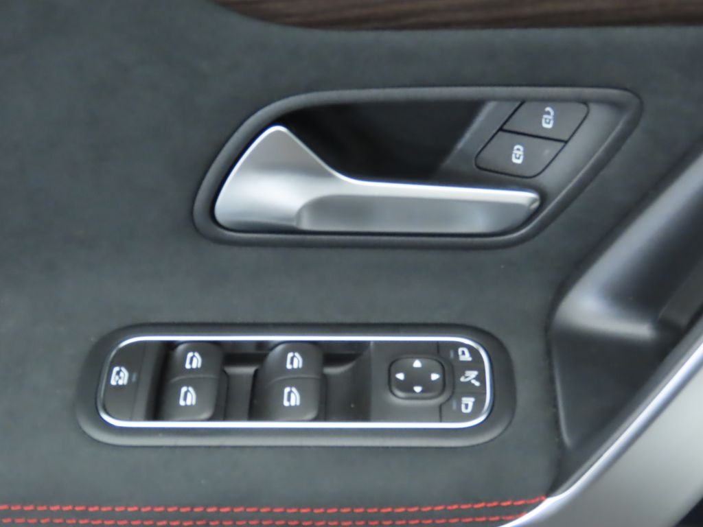 2026 Mercedes Benz CLA 250 4MATIC photo 24