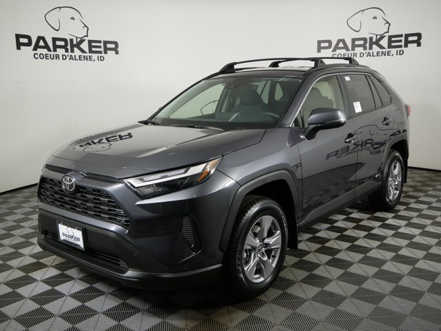 2025 Toyota RAV4 XLE's photo