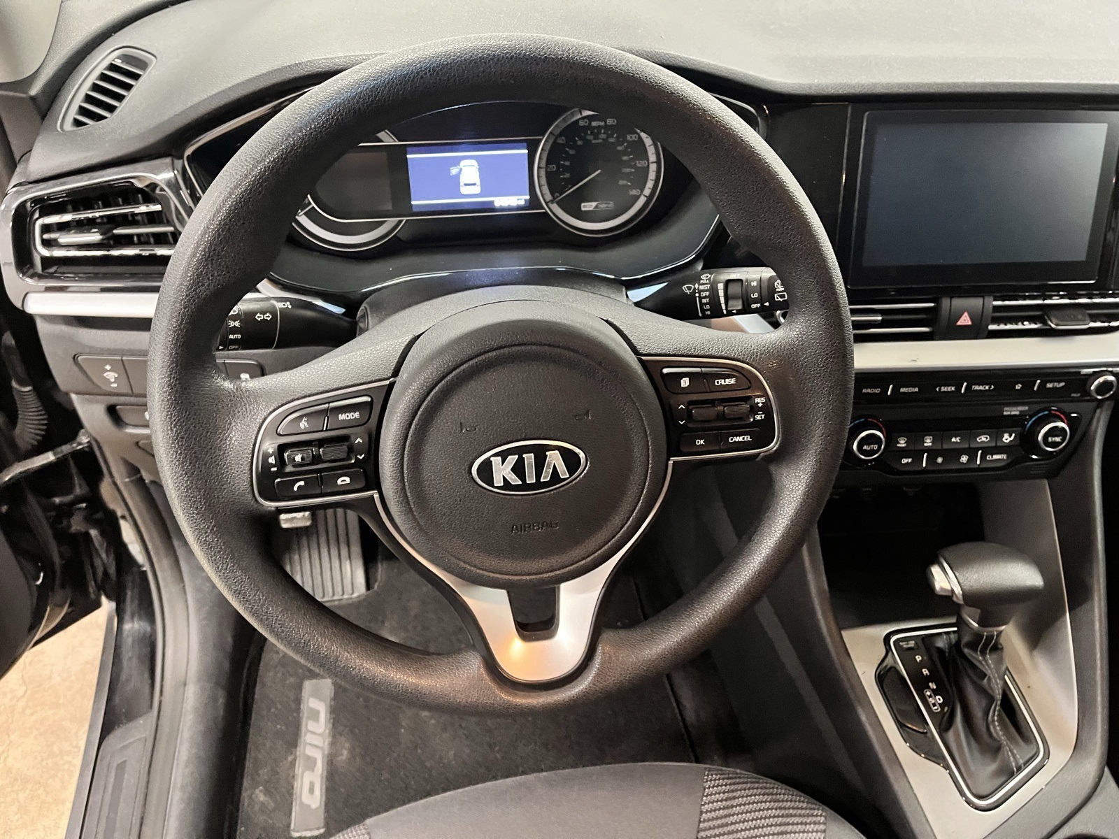 2021 Kia Niro LX photo 13
