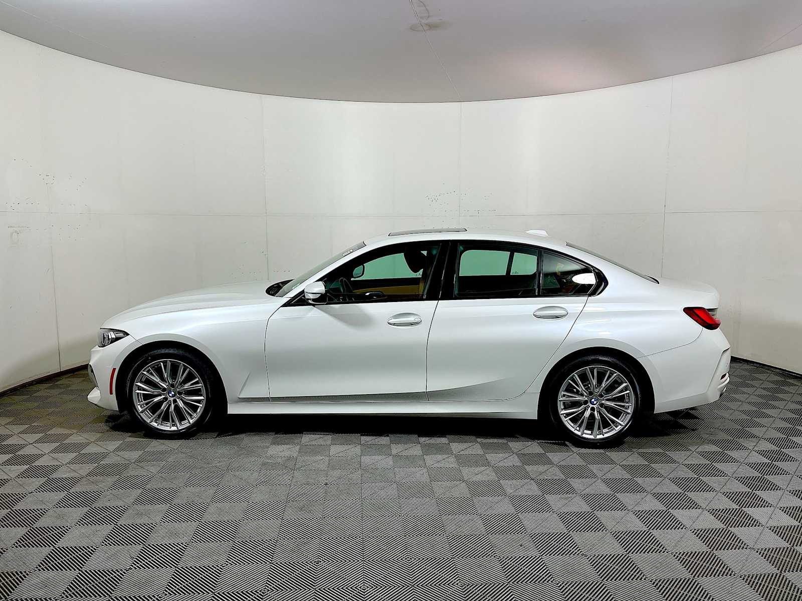 2023 Bmw 330i xDrive photo 4