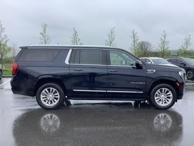 2023 Gmc Yukon XL SLT photo 3