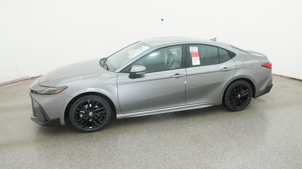 2025 Toyota Camry SE photo 5