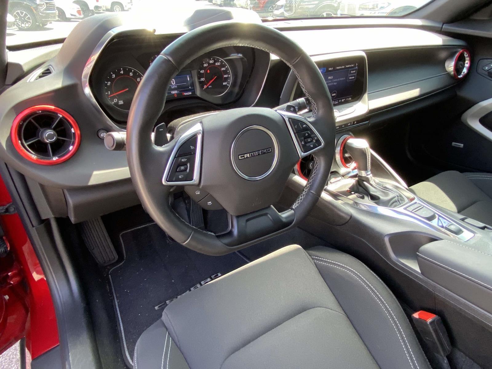 2021 Chevrolet Camaro 1LT photo 2
