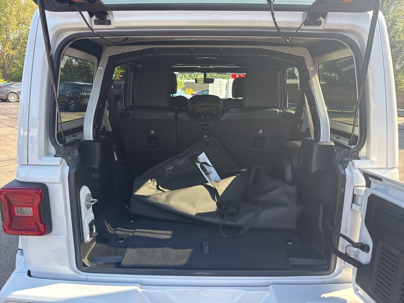 2023 Jeep Wrangler Altitude photo 38