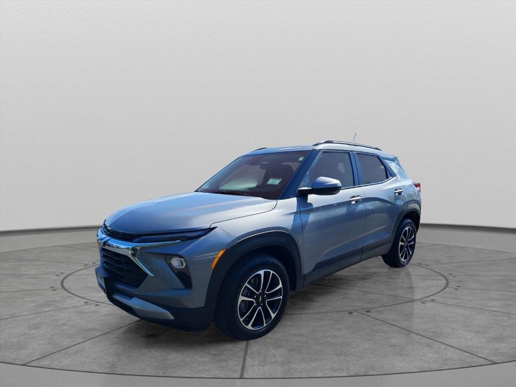 2024 Chevrolet Trailblazer LT photo 2
