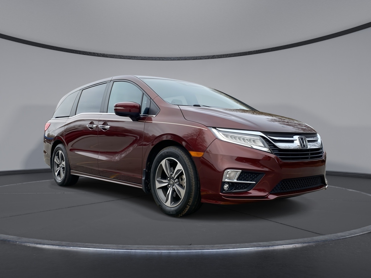 2018 Honda Odyssey Touring's photo