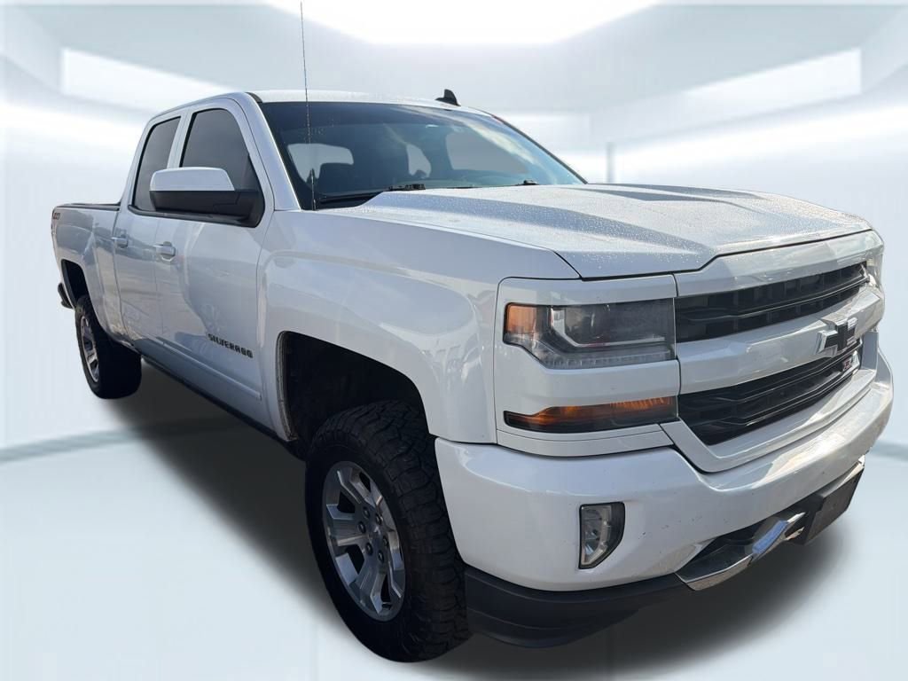 2016 Chevrolet Silverado 1500 LT photo 3