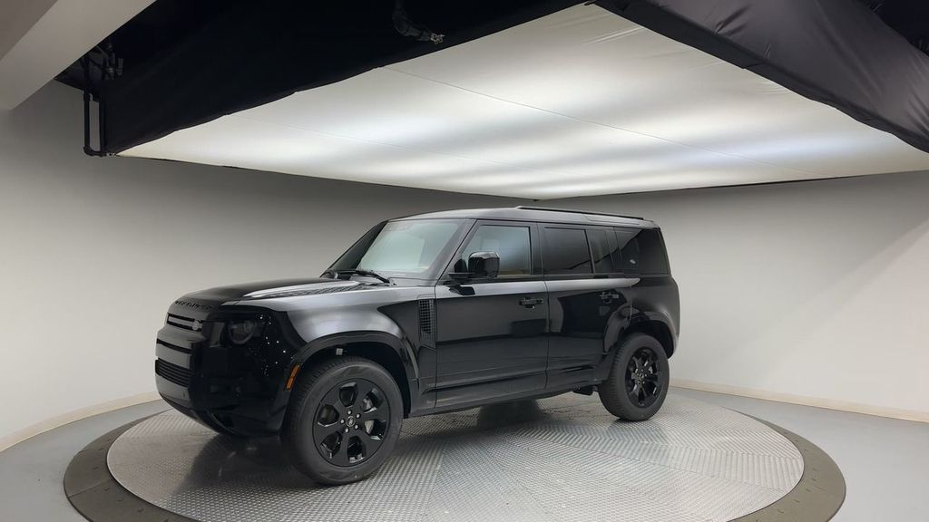 2024 Land Rover Defender 110 X-Dynamic SE photo 4