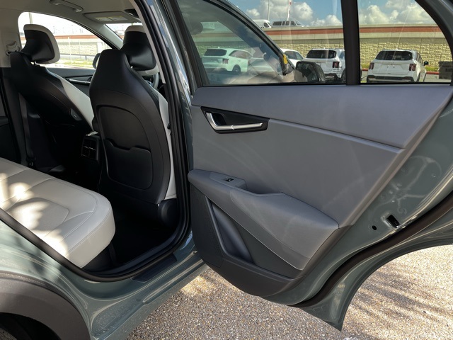 2025 Kia Niro EX photo 16