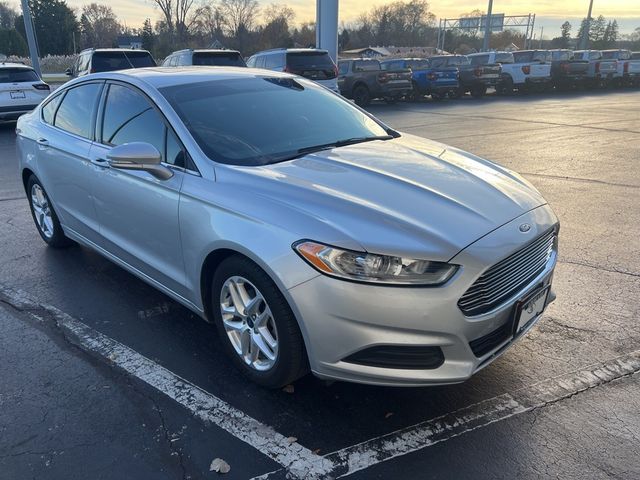 2015 Ford Fusion SE photo 3