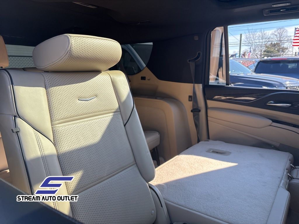 2022 Cadillac Escalade ESV Premium Luxury photo 12