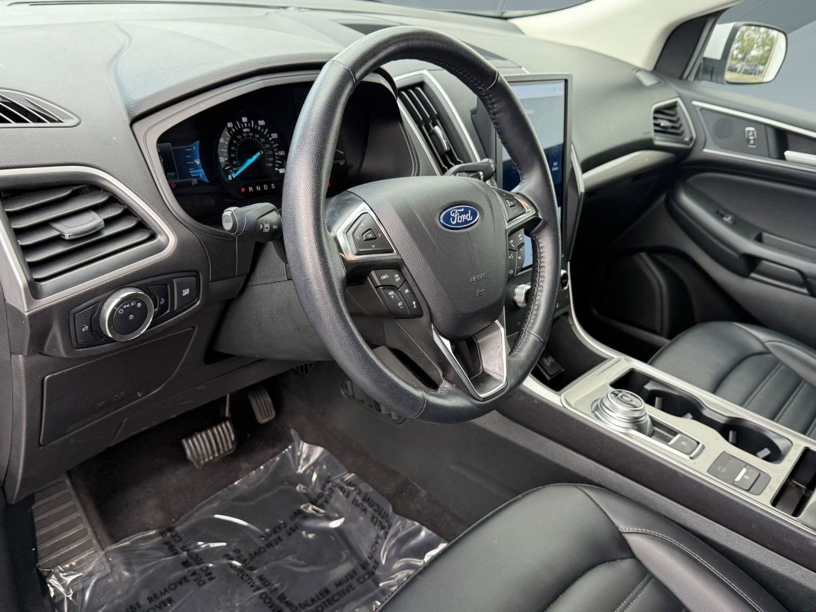 2024 Ford Edge SEL photo 4