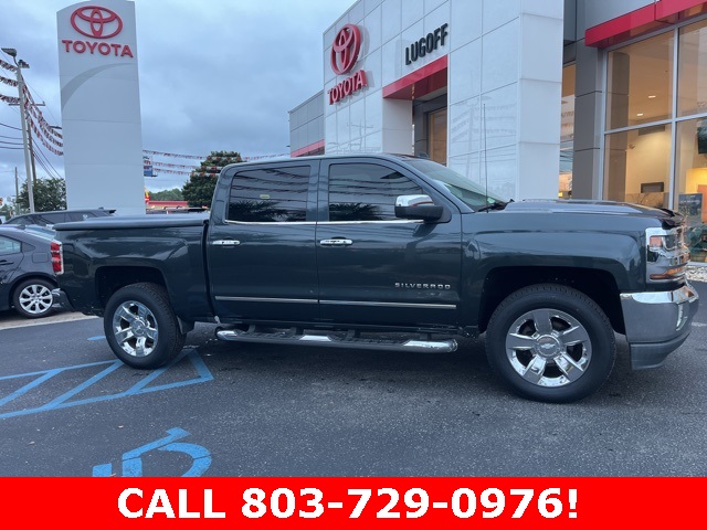 2017 Chevrolet Silverado 1500 LT photo 2
