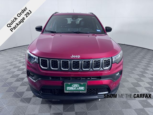 2025 Jeep Compass Latitude photo 3