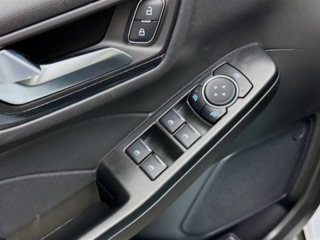 2025 Ford Escape ST-Line photo 17