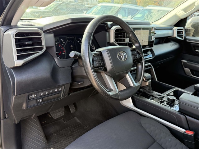 2022 Toyota Tundra SR5 CrewMax photo 2