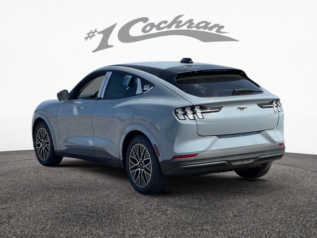 2025 Ford Mustang Mach-E Premium photo 4