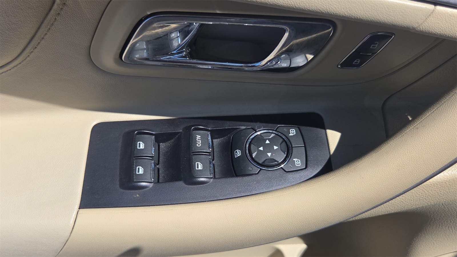 2018 Ford Taurus SE photo 24