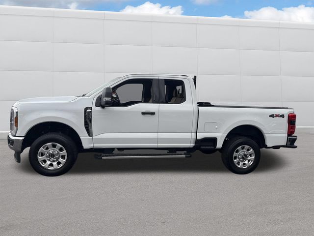2024 Ford F-250 XLT photo 2
