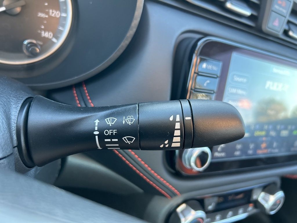 2025 Nissan Versa SR photo 21
