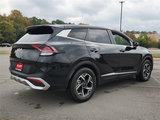 2024 Kia Sportage LX photo 2