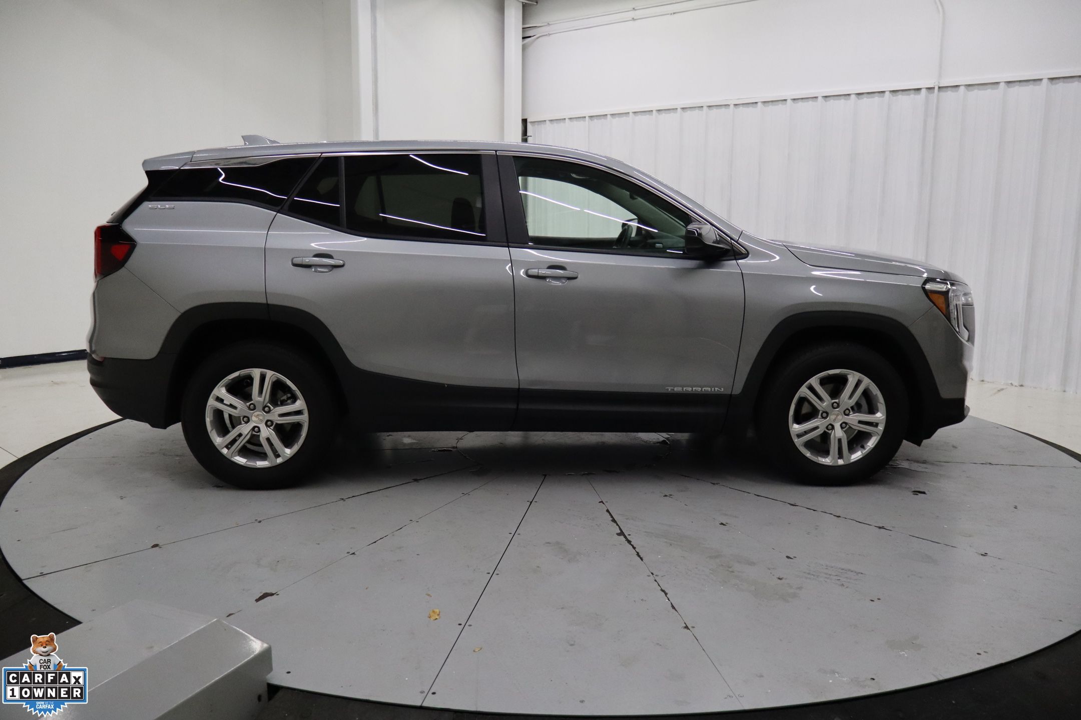 2024 Gmc Terrain SLE photo 2