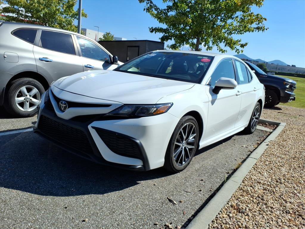 2024 Toyota Camry SE photo 4