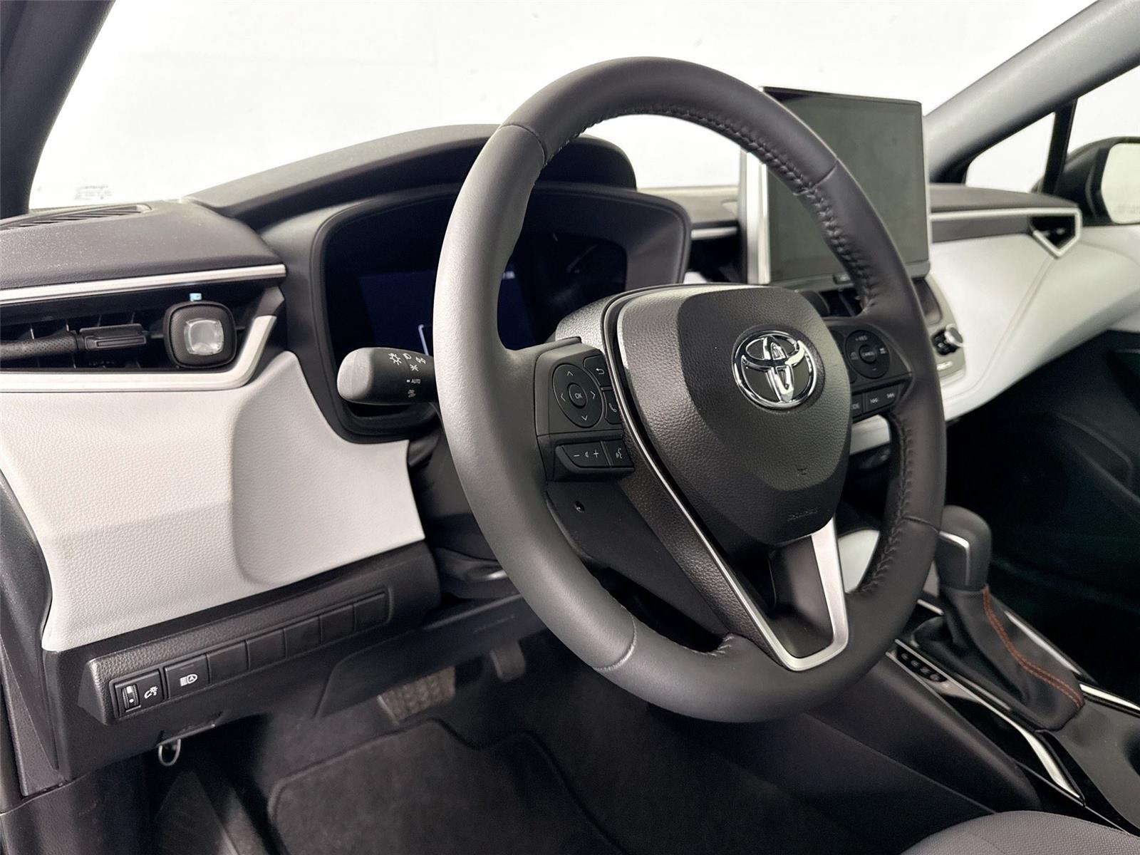 2025 Toyota Corolla SE photo 9