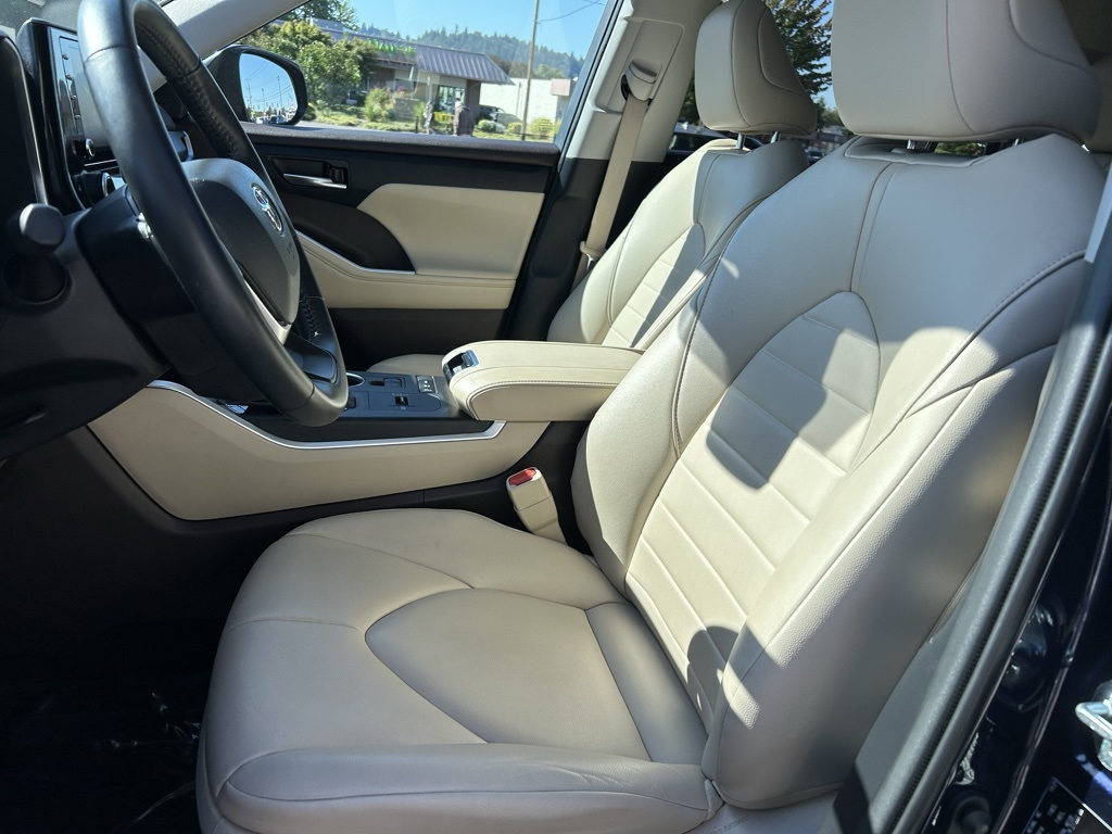2022 Toyota Highlander Hybrid XLE photo 20