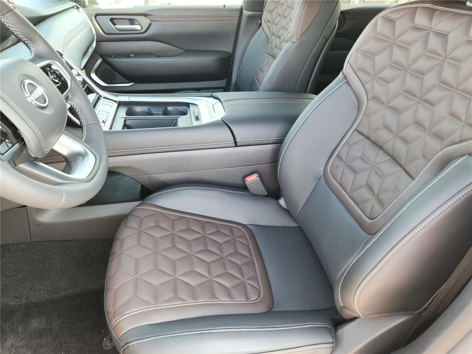 2025 Nissan Armada Platinum Reserve photo 9