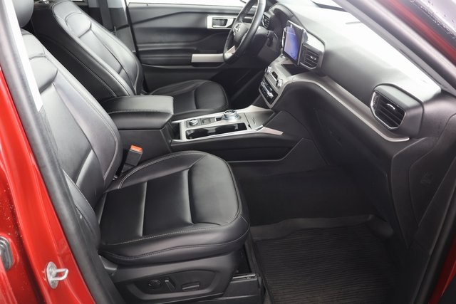 2023 Ford Explorer XLT photo 22