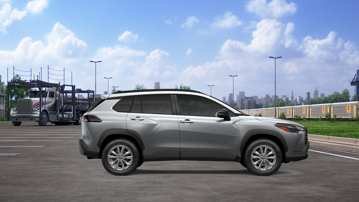 2026 Toyota Corolla Cross LE photo 5