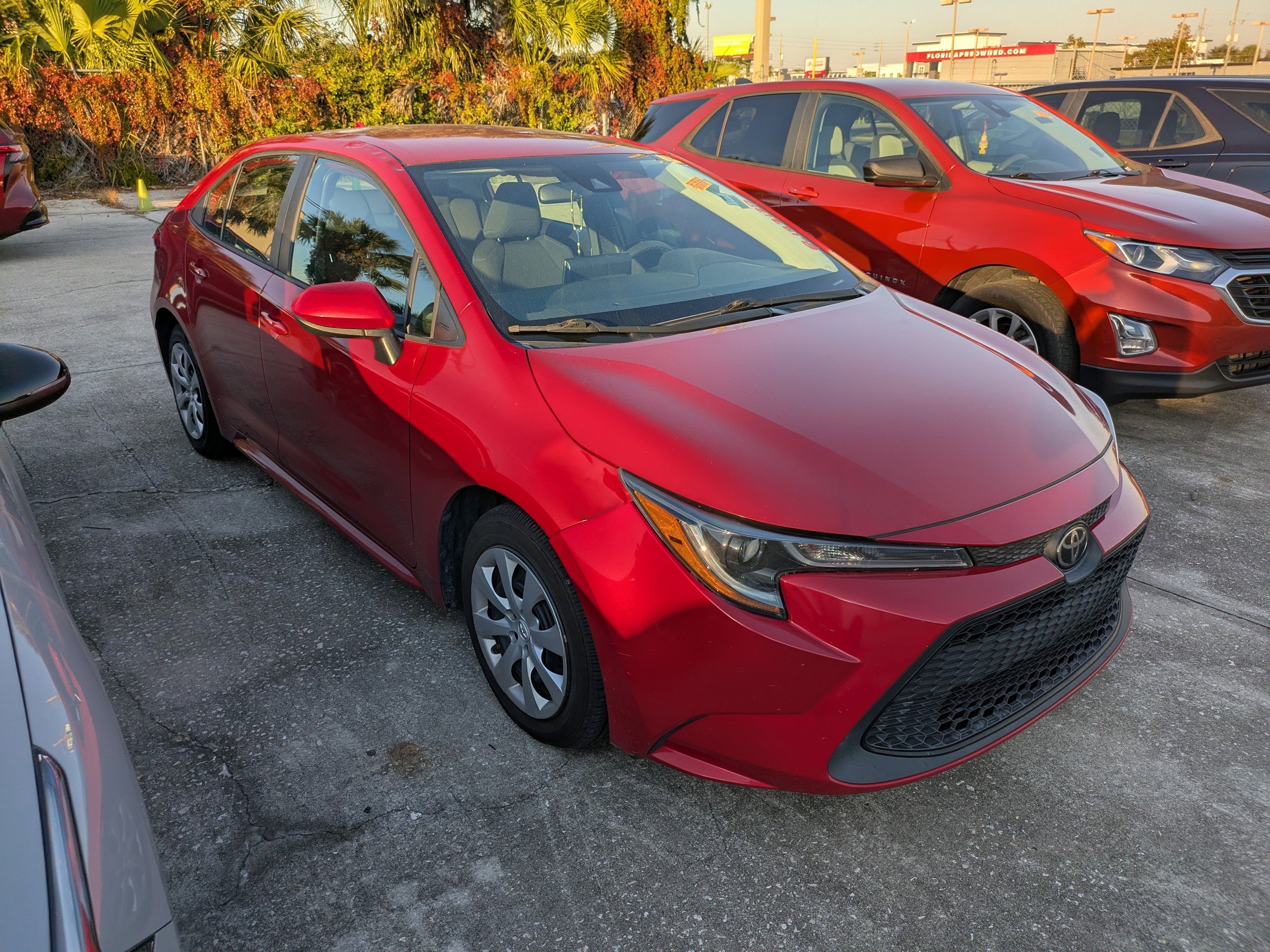 2021 Toyota Corolla LE photo 2