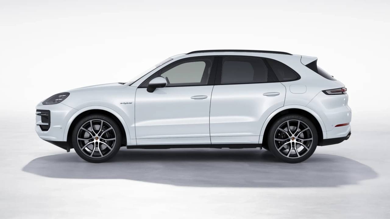 2026 Porsche Cayenne E-Hybrid photo 2
