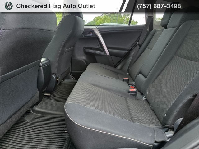 2017 Toyota RAV4 XLE photo 19