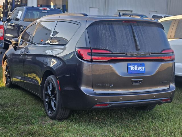 2023 Chrysler Pacifica Limited photo 3