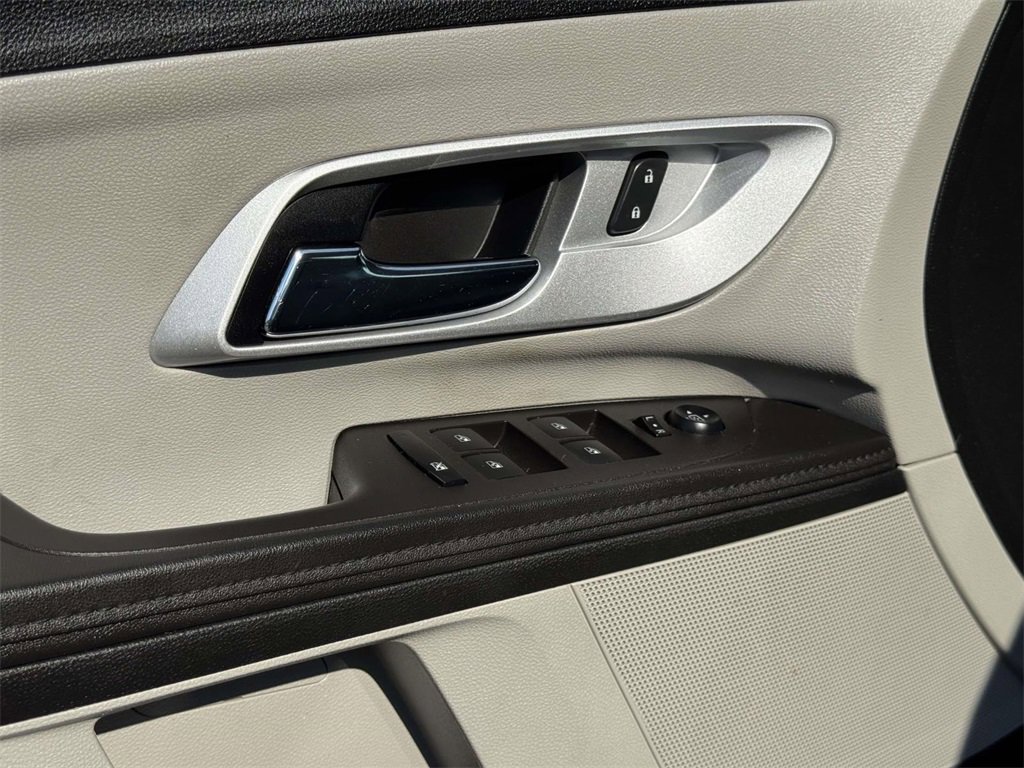 2014 Chevrolet Equinox LS photo 5