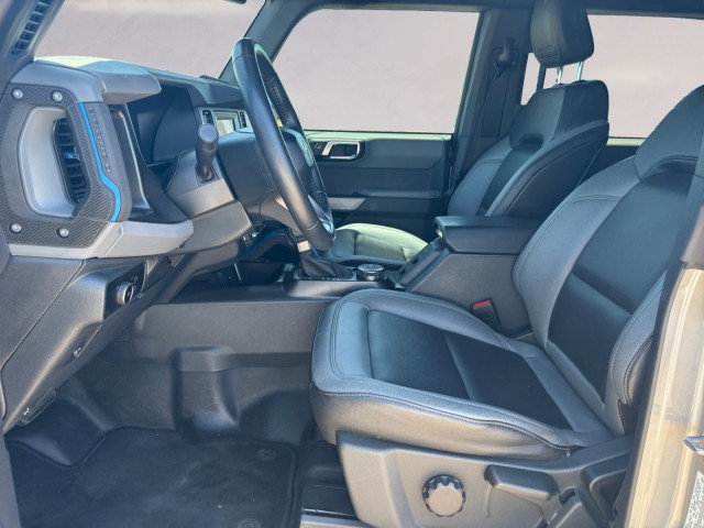 2023 Ford Bronco Black Diamond photo 9
