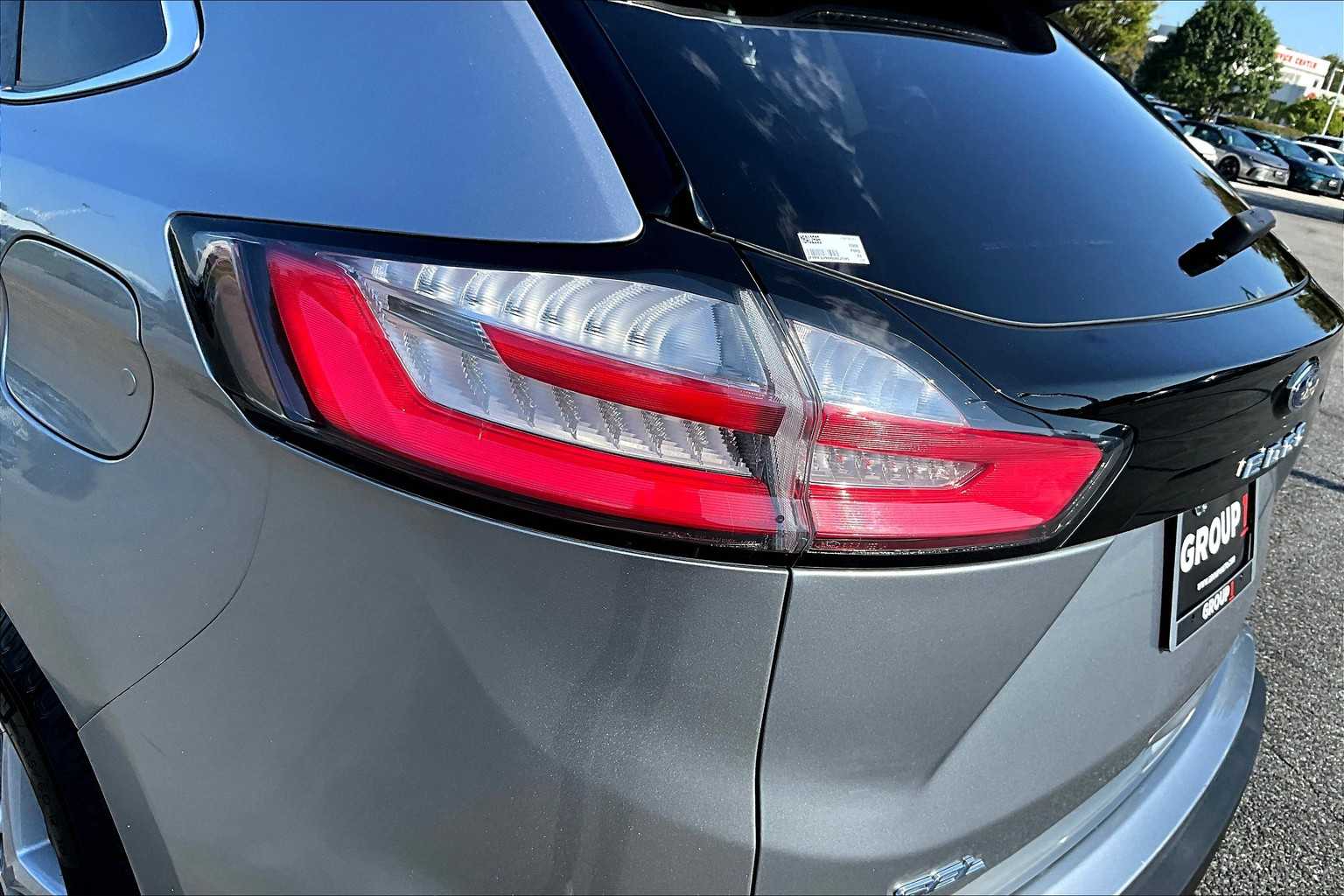 2021 Ford Edge SEL photo 27