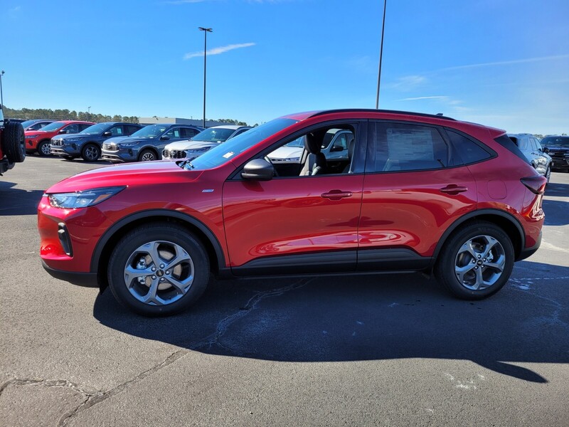 2025 Ford Escape ST-Line photo 4