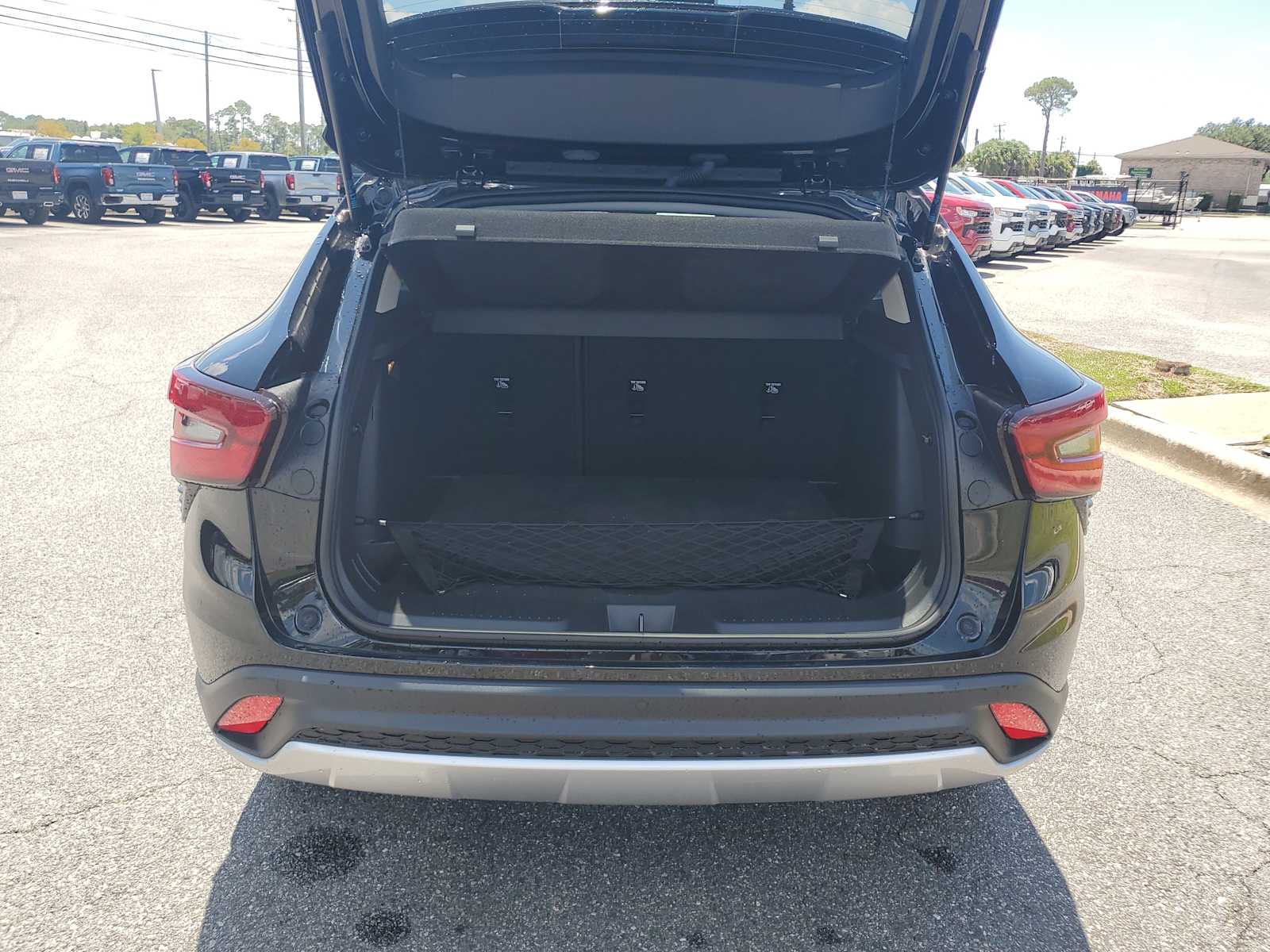 2024 Chevrolet Trax LT photo 3