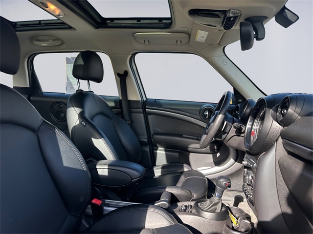 2016 Mini Cooper S ALL4 photo 9