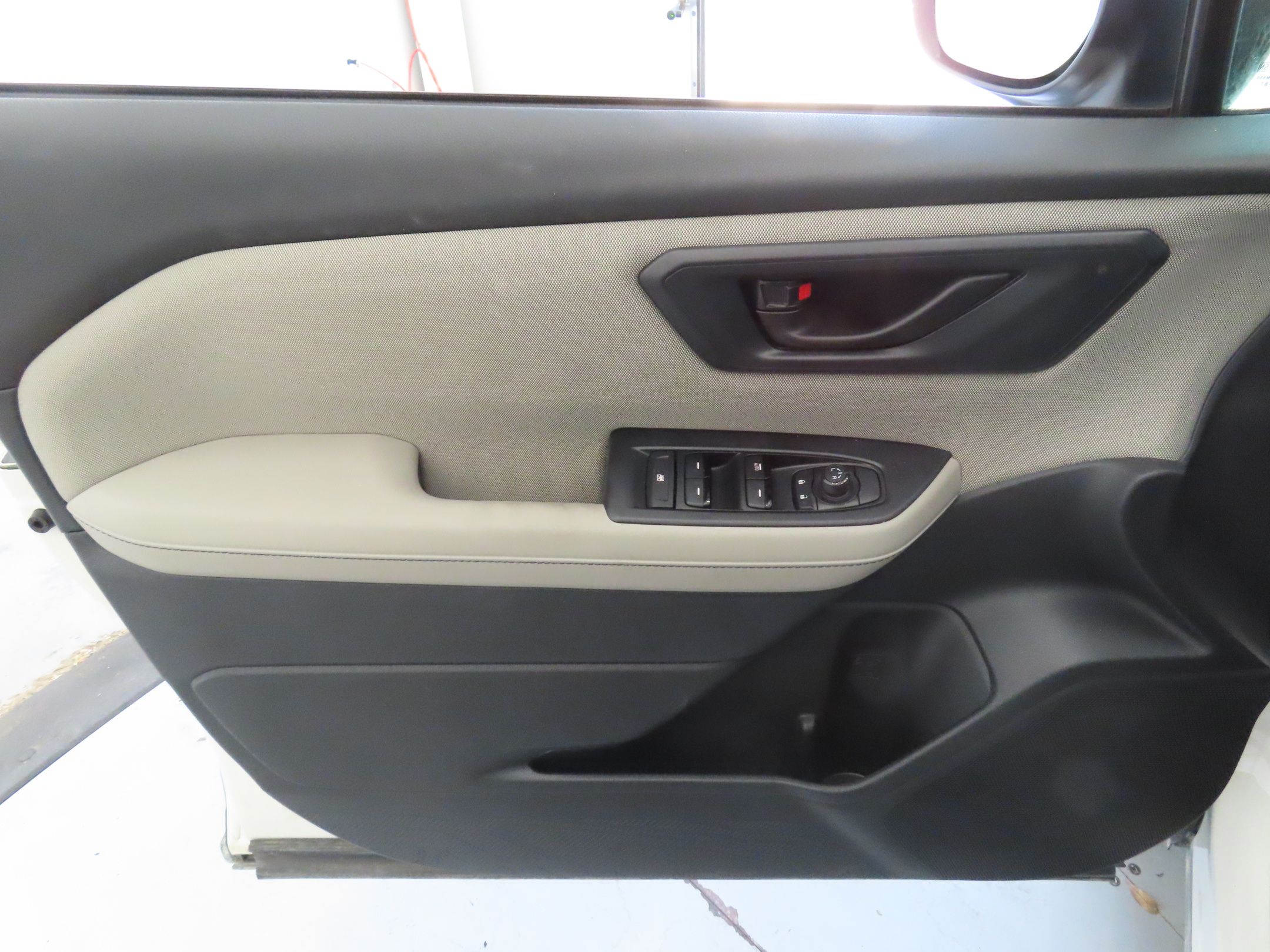 2025 Subaru Forester Base photo 9