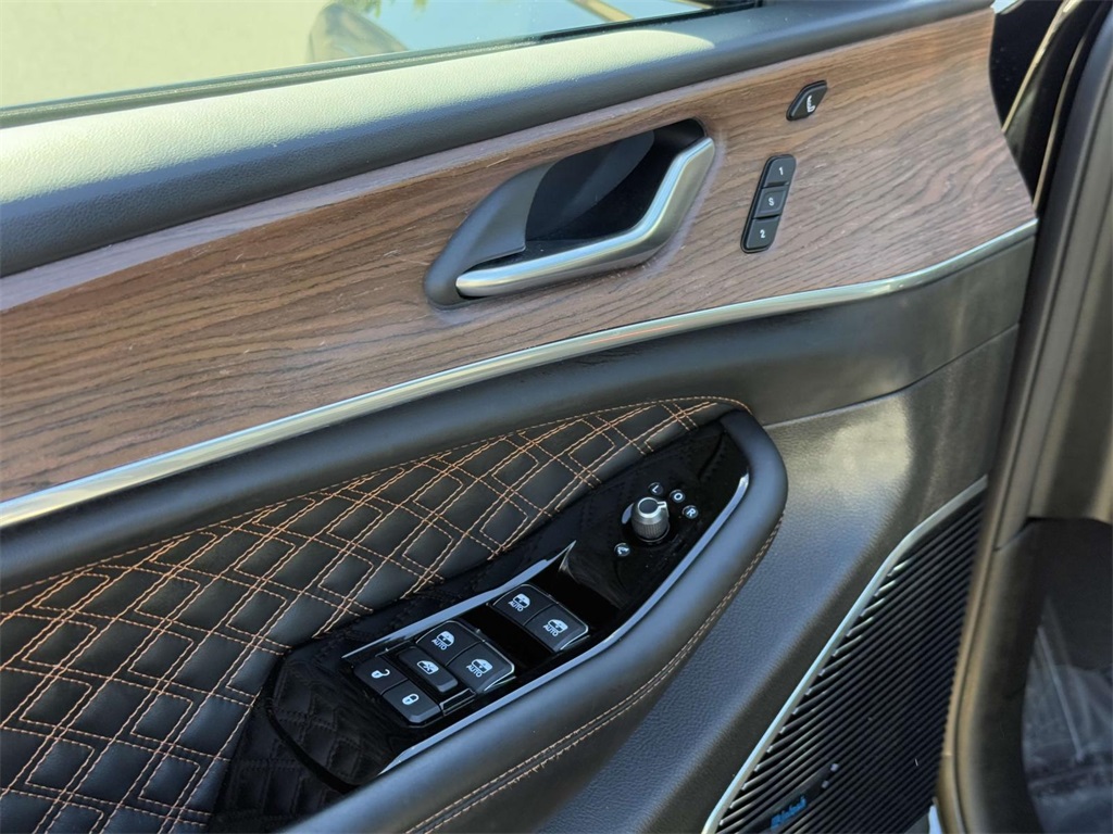 2022 Jeep Grand Cherokee Summit photo 25