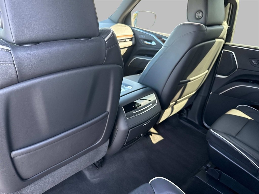 2022 Cadillac Escalade Premium Luxury photo 14