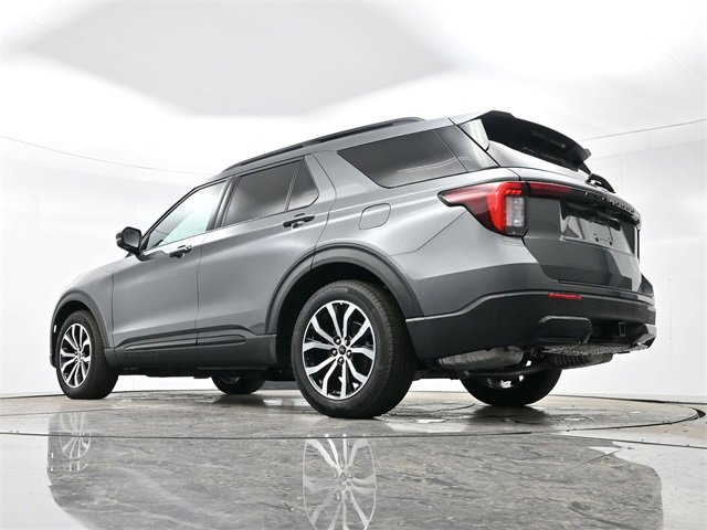 2025 Ford Explorer ST-Line photo 31
