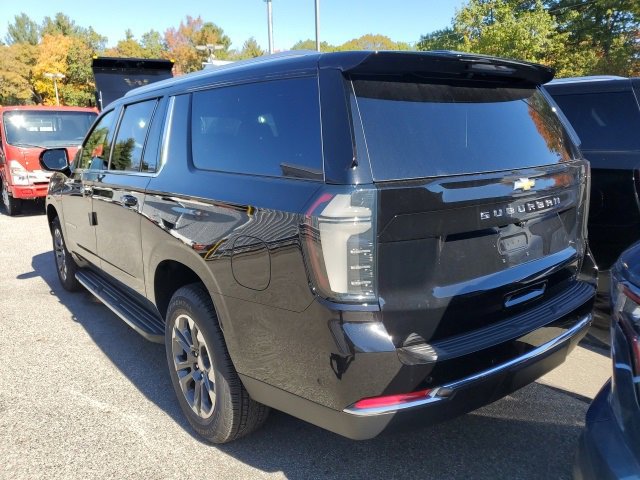 2026 Chevrolet Suburban LT photo 3