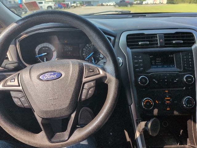 2017 Ford Fusion SE photo 11